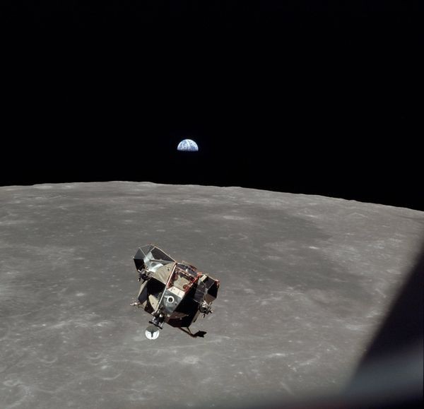 Hình ảnh sứ mệnh Apollo 11 đưa con người lên Mặt Trăng 50 năm trước - Ảnh 16.
