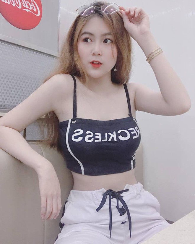 Ảnh thơ ấu của girl xinh bỏ nghề mẫu nội y làm cô giáo vì đam mê: Có 1 kiểu người nhỏ không đẹp, lớn lên mới xinh! - Ảnh 6.