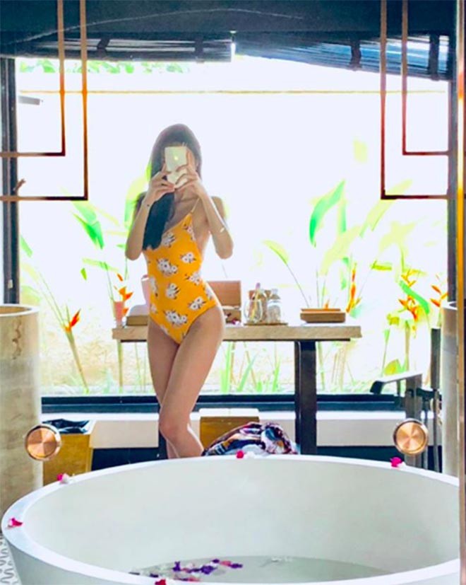 Thủy Tiên khoe dáng khi diện bikini gợi cảm - Ảnh 5.