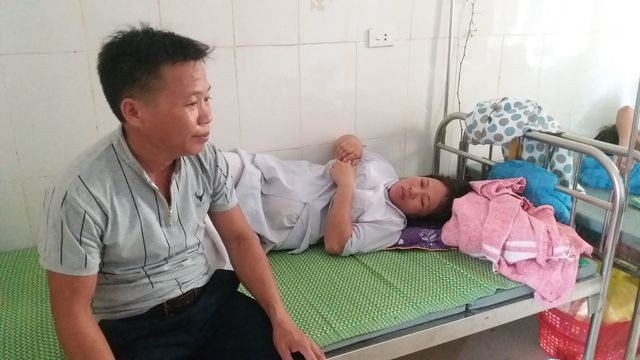 Phó GĐ Công an tỉnh Hà Tĩnh chủ trì họp vụ bé sơ sinh tử vong với vết đứt cổ - Ảnh 1.