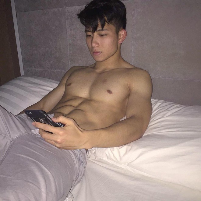 Nam du học sinh Việt tại Trung Quốc đốn tim cả con trai lẫn con gái vì body 6 múi siêu sexy, gương mặt cực điển trai - Ảnh 7.