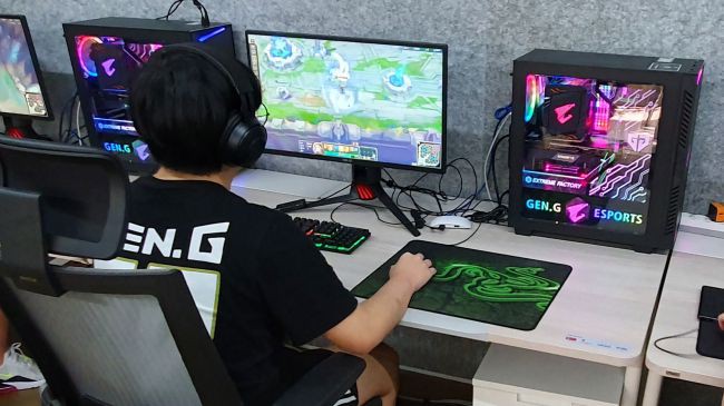 Game thủ chuyên nghiệp Hàn Quốc: Dành 15 tiếng mỗi ngày để chơi game - Ảnh 3.