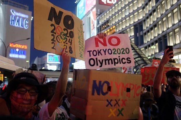 Nhiều người tập trung về Tokyo đòi Nhật dừng đăng cai Olympic - Ảnh 2.