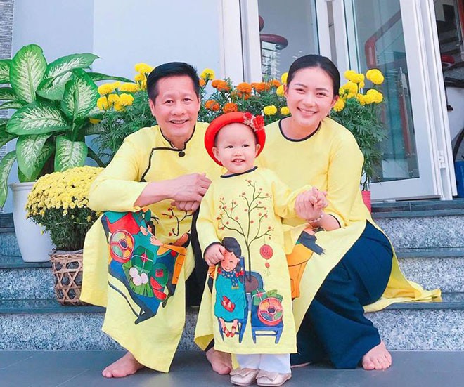 Ngoài Cường Đô la - Đàm Thu Trang, showbiz Việt không thiếu những cặp chân dài - đại gia hạnh phúc với cuộc sống gia đình bình yên - Ảnh 6.