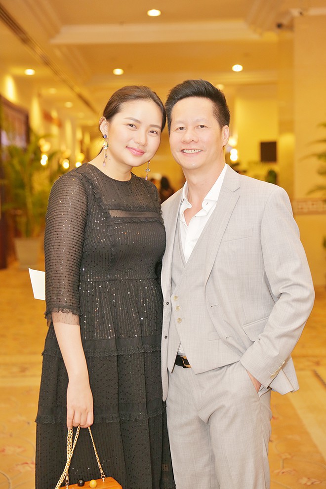 Ngoài Cường Đô la - Đàm Thu Trang, showbiz Việt không thiếu những cặp chân dài - đại gia hạnh phúc với cuộc sống gia đình bình yên - Ảnh 7.