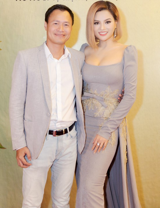 Ngoài Cường Đô la - Đàm Thu Trang, showbiz Việt không thiếu những cặp chân dài - đại gia hạnh phúc với cuộc sống gia đình bình yên - Ảnh 8.
