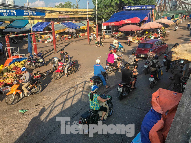 Chợ Long Biên ngày trùm bảo kê Hưng kính nhận án 48 tháng tù - Ảnh 1.