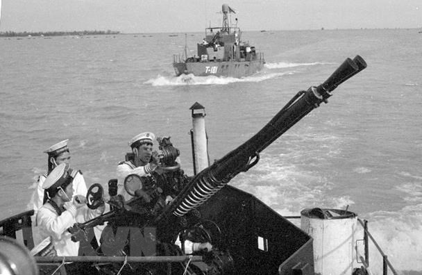 [Photo] Kỷ niệm 55 năm Ngày đánh thắng trận đầu của Hải quân Việt Nam - Ảnh 20.