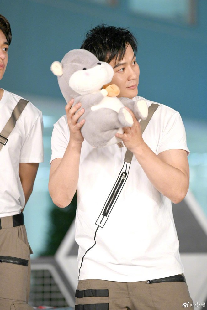 Rời xa Phạm Băng Băng là xuống sắc: Lý Thần phát tướng, già đi 10 tuổi hậu chia tay - Ảnh 5. Rời xa Phạm Băng Băng là xuống sắc: Lý Thần phát tướng, già đi 10 tuổi hậu chia tay - Ảnh 5.