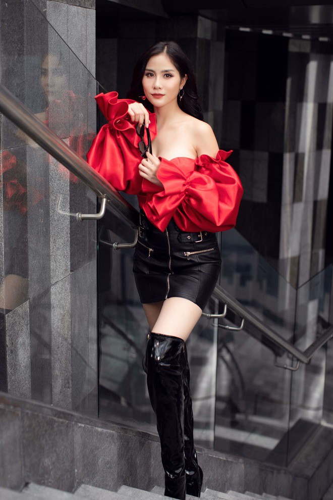 Á hậu Hoàng Hạnh sexy dạo phố - Ảnh 1.