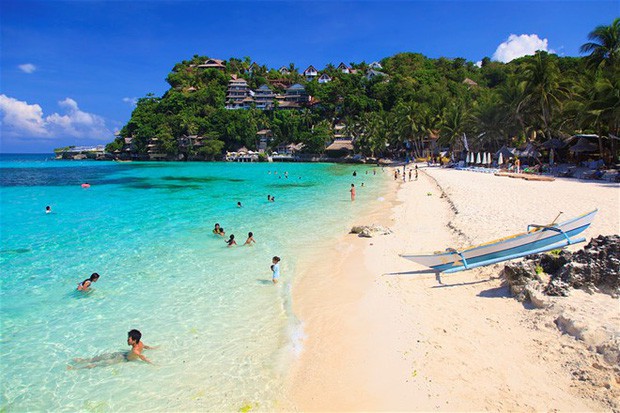 Trước khi phải đóng cửa vì du khách chôn tã lót xuống cát, bãi biển Boracay đã từng bị Tổng thống Philippines chê “hôi như hầm phân”, cấm khai thác 6 tháng liền! - Ảnh 6.