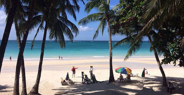 Trước khi phải đóng cửa vì du khách chôn tã lót xuống cát, bãi biển Boracay đã từng bị Tổng thống Philippines chê “hôi như hầm phân”, cấm khai thác 6 tháng liền! - Ảnh 7.