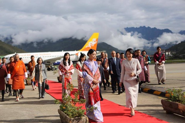 Hoàng hậu Bhutan hiếm hoi tái xuất khiến người hâm mộ ngỡ ngàng bởi nhan sắc và phong thái hơn người - Ảnh 4.