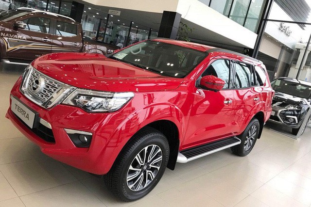 Xả hàng, Nissan Terra liên lục giảm giá cả trăm triệu đồng, chạy đua theo Toyota Fortuner - Ảnh 2.