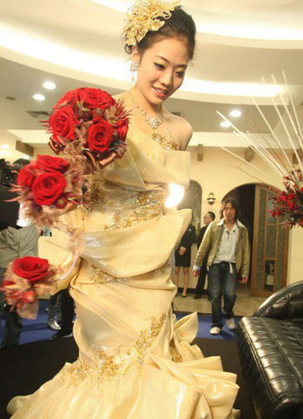 Marry Blog  Váy cưới của sao nữ châu Á được may bởi những thương hiệu nào