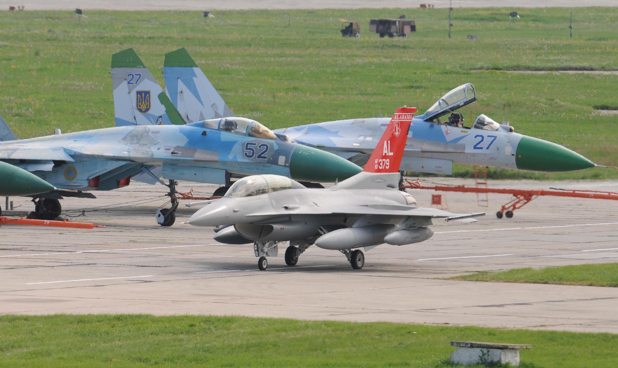 i u F 16V i Loan Su 35 Trung Qu c Li u C n m Tr i ng i-u-f-16v-i-loan-su-35-trung-qu-c-li-u-c-n-m-tr-i-ng