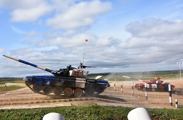 Vì sao xe tăng đội Việt Nam đạt tới vận tốc 74km/h ở Army Games? - Ảnh 2.