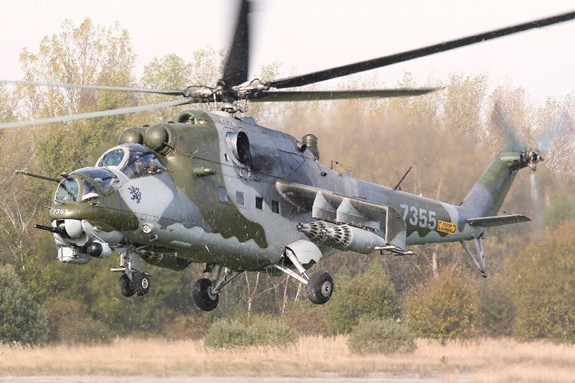 CH Czech thay trực thăng từ thời Liên Xô bằng hàng Mỹ - Ảnh 1.