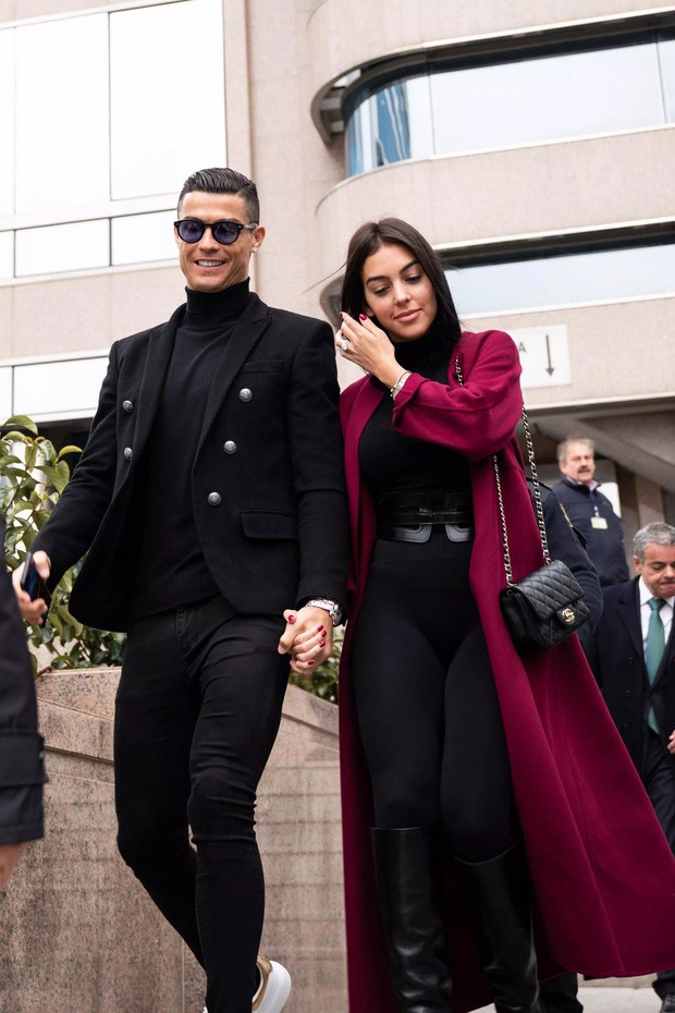 HOT: Georgina Rodriguez lần đầu tiết lộ bí quyết giữ lửa tình yêu với Ronaldo, chị em mau vào xem để mãi hạnh phúc cùng chồng và bạn trai - Ảnh 1.