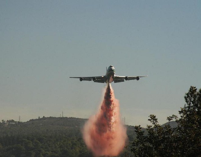 Supertanker, kỳ quan độc nhất của ngành cứu hỏa đang nỗ lực cứu lấy rừng Amazon - Ảnh 3.