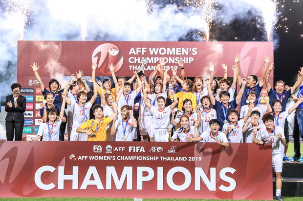 Vô địch Đông Nam Á, tuyển nữ Việt Nam nhận 1,3 tỷ đồng tiền thưởng - Ảnh 1.