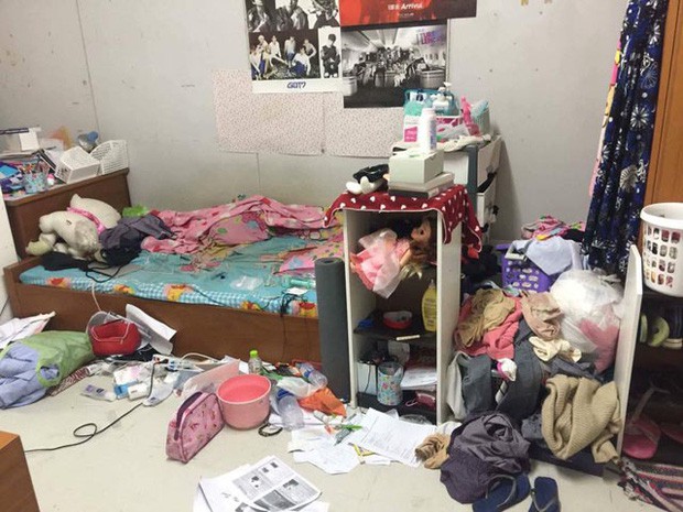 Dân mạng phát hoảng với căn phòng của nữ sinh đại học y mà trông giống hệt bãi rác mini - Ảnh 1.