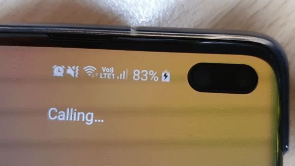 Thấy chấm trắng nhấp nháy này trên màn Galaxy Note 10, chớ vội lầm tưởng máy đã bị dính điểm ảnh chết - Ảnh 2.