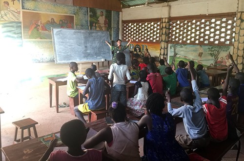 Bộ đội Cụ Hồ dạy học ở Cộng hòa Trung Phi - Ảnh 10.