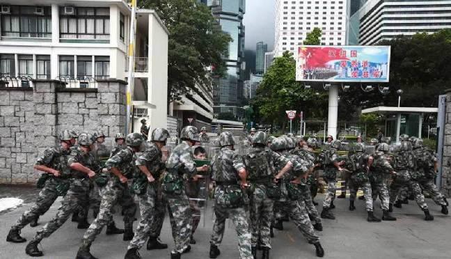 Trung Quốc giải thích việc bài binh ở Hồng Kông và bố trận ở Thâm Quyến - Ảnh 1.