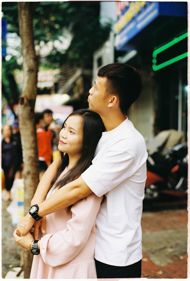Tuyển thủ U22 Việt Nam khoe tình yêu 5 năm ngọt ngào: Tôi rèn luyện sự kiên trì bằng cách yêu em - Ảnh 2.