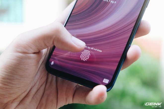 Trên tay Vsmart Live: Không tai thỏ, Snapdragon 675, cảm biến vân tay dưới màn hình, 3 camera, giá 6.9 triệu - Ảnh 15. Trên tay Vsmart Live: Không tai thỏ, Snapdragon 675, cảm biến vân tay dưới màn hình, 3 camera, giá 6.9 triệu - Ảnh 15.