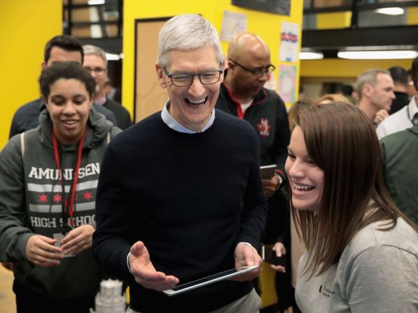 Thuyền trưởng Apple Tim Cook: Là triệu phú USD nhưng vẫn mua đồ lót giảm giá - Ảnh 18.