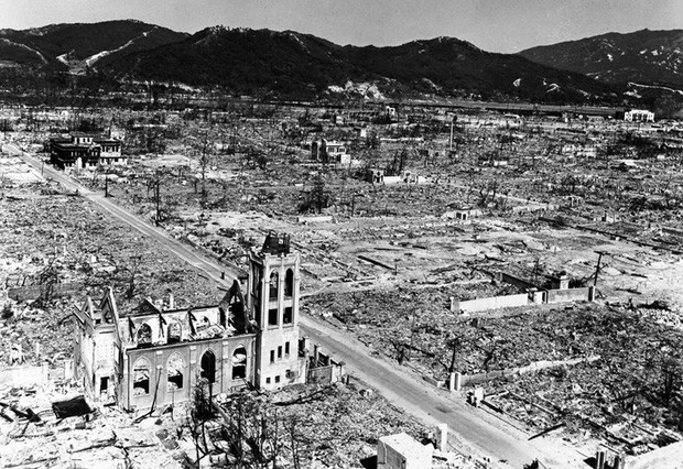 Ám ảnh cảnh trái ngược nhau ở Hiroshima trước và sau khi bị ném bom - Ảnh 16.