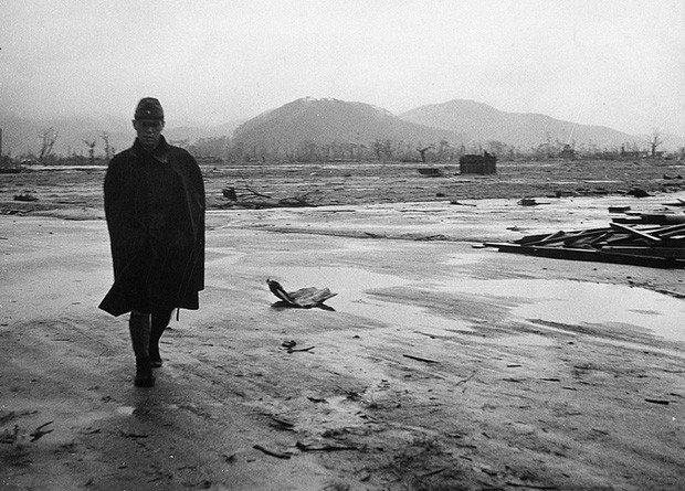 Ám ảnh cảnh trái ngược nhau ở Hiroshima trước và sau khi bị ném bom - Ảnh 18.