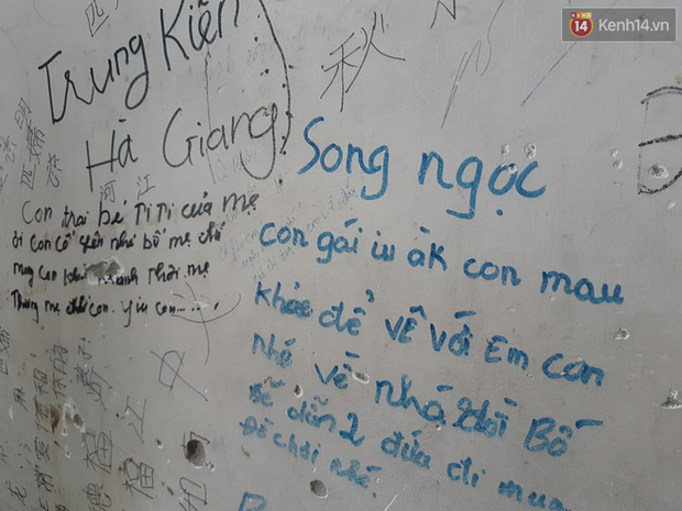 Xúc động những dòng thư trên bức tường loang lổ ngoài phòng mổ của viện E: “4 lần mẹ phải ở đây chờ con rồi, con ơi... - Ảnh 4.