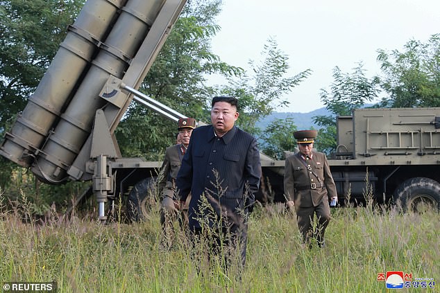 Cận cảnh vũ khí siêu khủng mà ông Kim Jong Un tung ra để khiến Mỹ phải xuống nước - Ảnh 2.