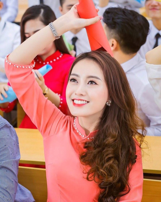 Cựu sinh viên ĐH Kiểm sát Hà Nội xinh chẳng kém gì hotgirl với nụ cười tỏa nắng nhìn là yêu - Ảnh 16.