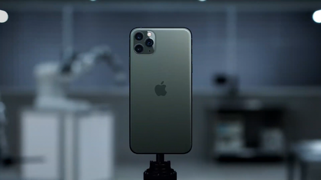 iPhone 11 Pro Max hét giá 50 triệu vẫn có người mua, iPhone 11 giá rẻ lại ế ẩm - Ảnh 3.