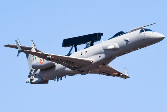 Ấn Độ biên chế máy bay sử dụng công nghệ cảnh báo sớm nội địa - Ảnh 1.