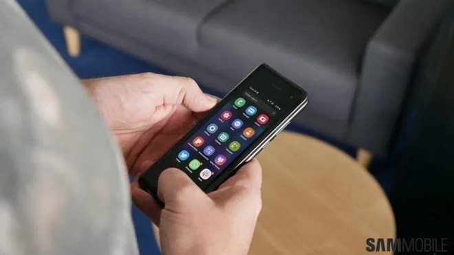 iPhone 11 Pro Max đã là gì, người dùng Hồng Kông còn sẵn sàng trả 5.000 USD để sở hữu Galaxy Fold - Ảnh 1.