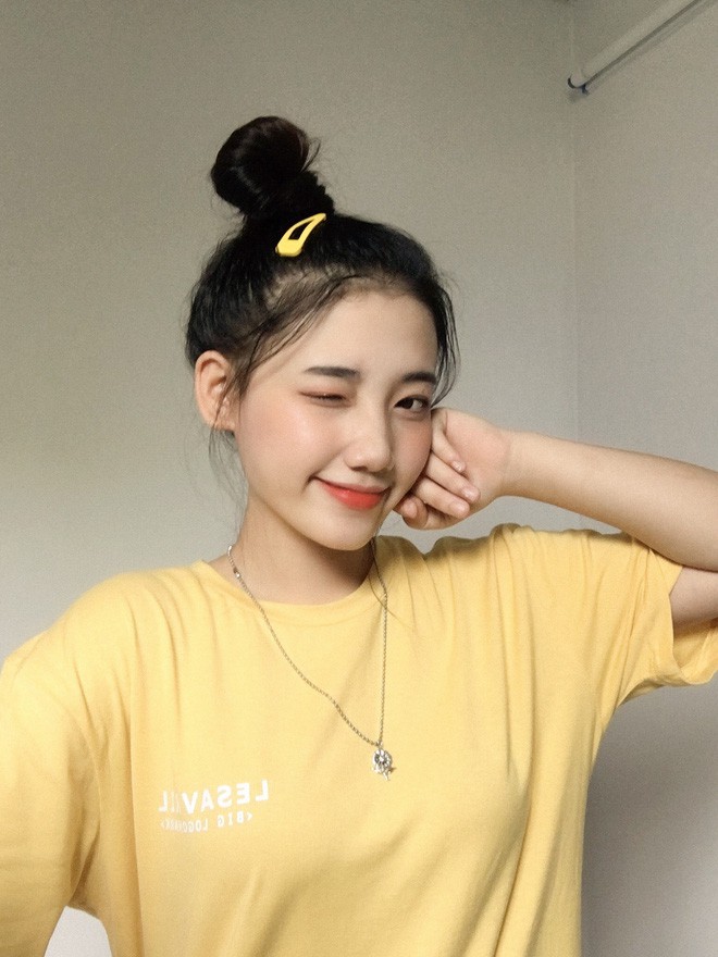 Hotgirl áo dài Đà Nẵng gây sốt bởi góc nghiêng cực giống Suzy, sở hữu hơn 12k follow Instagram và hàng chục clip triệu view - Ảnh 8.