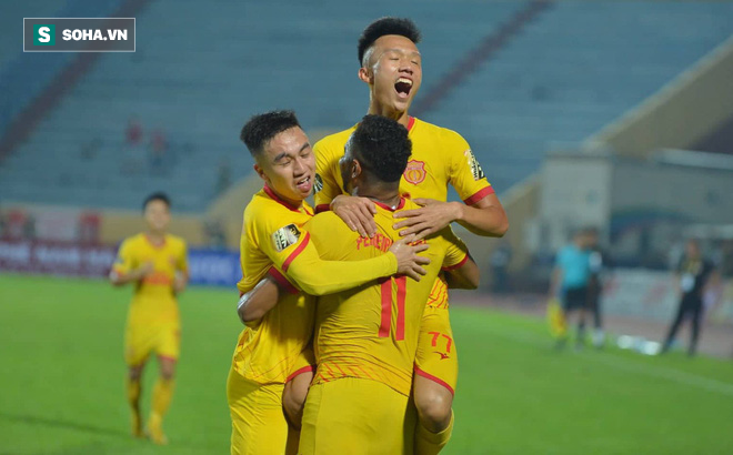 Nam Định, Viettel hay HAGL sẽ phải đá play-off trụ hạng V.League? - Ảnh 1.