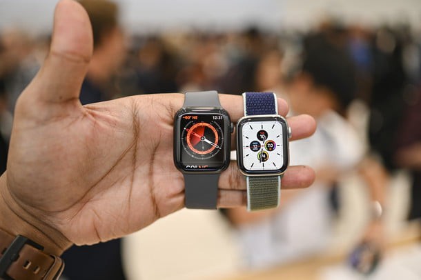 Apple Watch Series 5 vs Series 4: Đã đến lúc nâng cấp? - Ảnh 1.