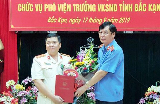 Điều động, bổ nhiệm nhân sự 6 tỉnh thành - Ảnh 4.