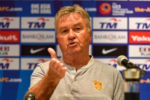 Thất bại ê chề trước trò cũ Park Hang-seo, HLV Hiddink chính thức bị Trung Quốc sa thải - Ảnh 1.