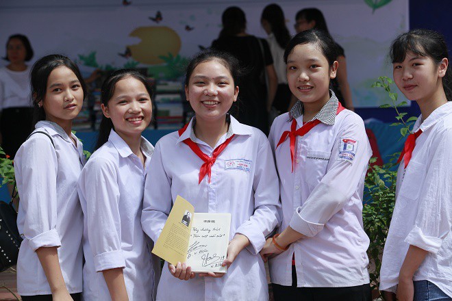 Học sinh Hùng Sơn phát cuồng vì món quà từ Quang Hải và Đoàn Văn Hậu - Ảnh 7.