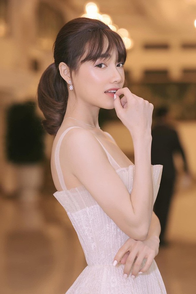 Nhìn lại nhan sắc dàn mỹ nhân sở hữu đôi mắt to hút hồn của showbiz Việt qua từng thời kỳ - Ảnh 14.