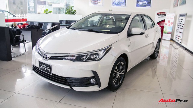 Toyota Corolla Altis tại Việt Nam - từ ngôi vua tới kẻ lép vế trong phân khúc - Ảnh 3.