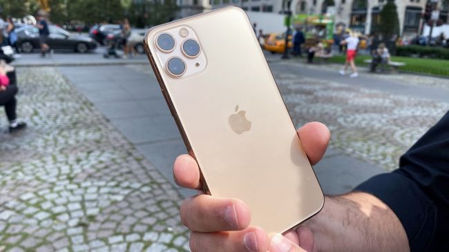 Trang bị kính bảo vệ bền nhất thế giới, iPhone 11 Pro vẫn vỡ tan nát khi thả rơi từ độ cao 1m - Ảnh 4.