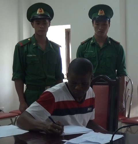 Bắt 2 người Nigeria đưa 15kg ma túy từ Tam giác vàng về Việt Nam - Ảnh 3.
